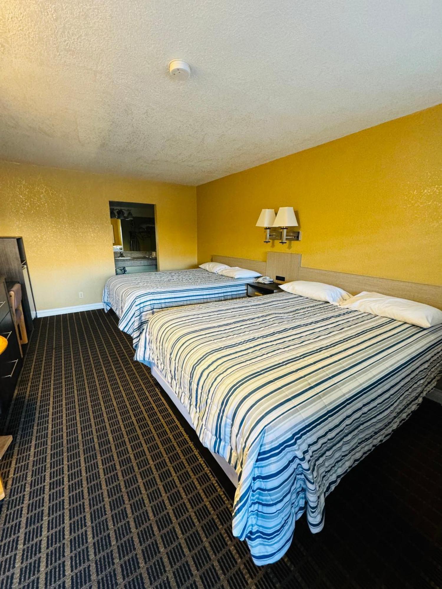 Mount Whitney Motel โลนไพน์ ภายนอก รูปภาพ